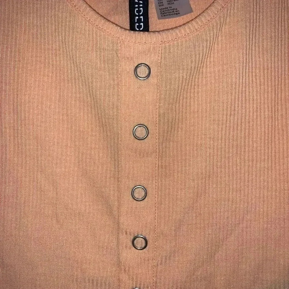 Divided by H&M Tank Crop Top​​ - Picture 3 of 5